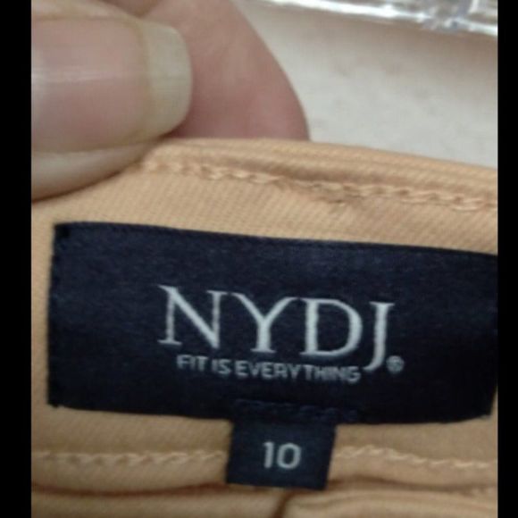 NYDJ Stretch Peach Capri Pants Size 10 Like New W/ Tags Lift Tuck - Picture 3 of 3
